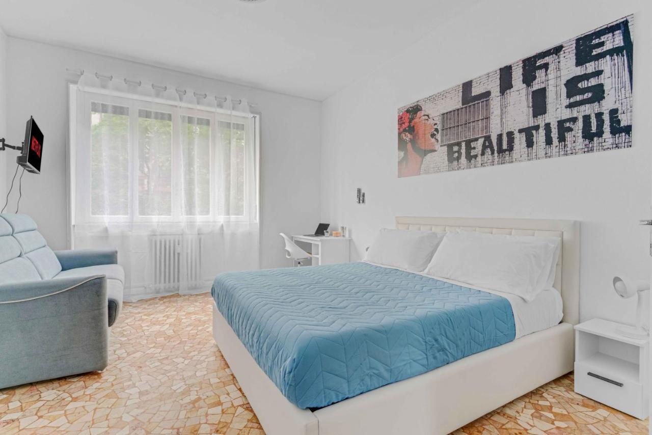 Apartment Mico Allianz Fiera, City Life, San Siro Milan Bagian luar foto